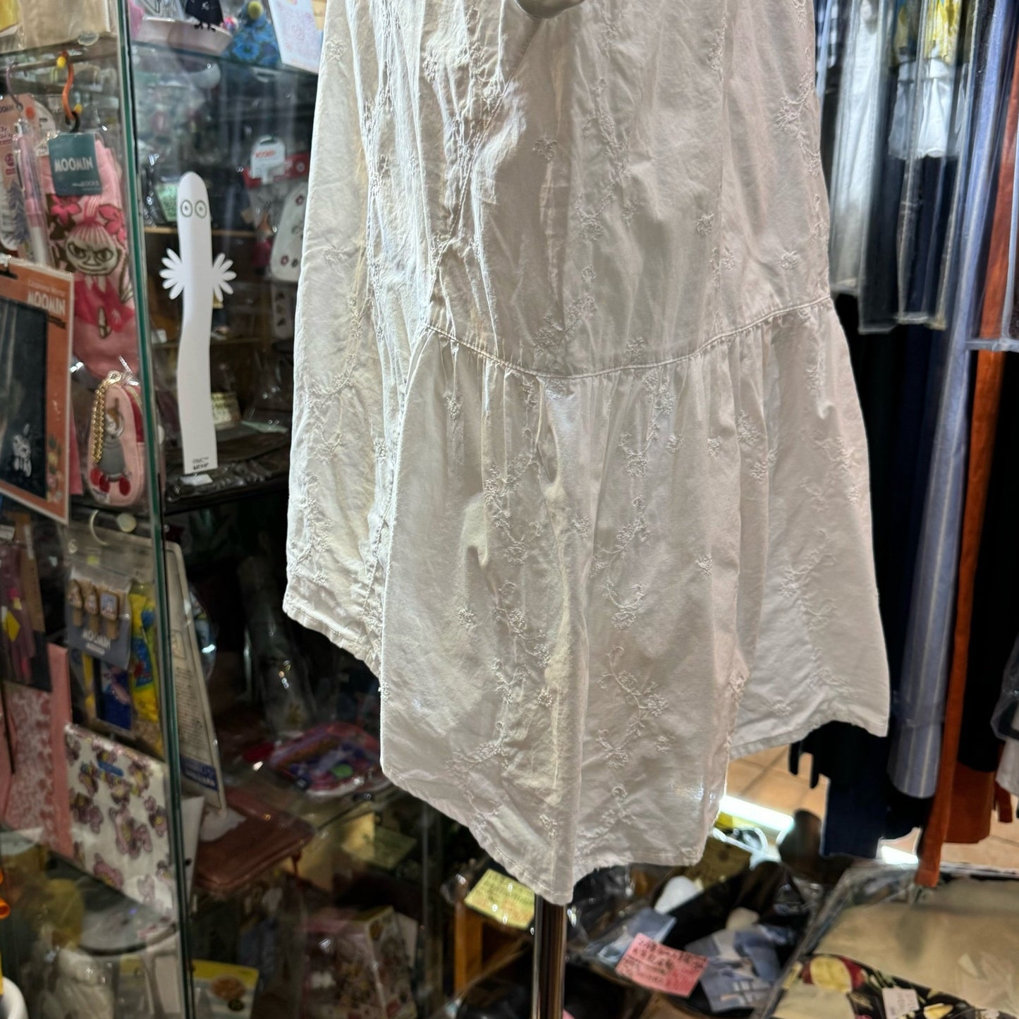 EXTRA20- Sun Valley Floral Embroidery Top, 2 Colors