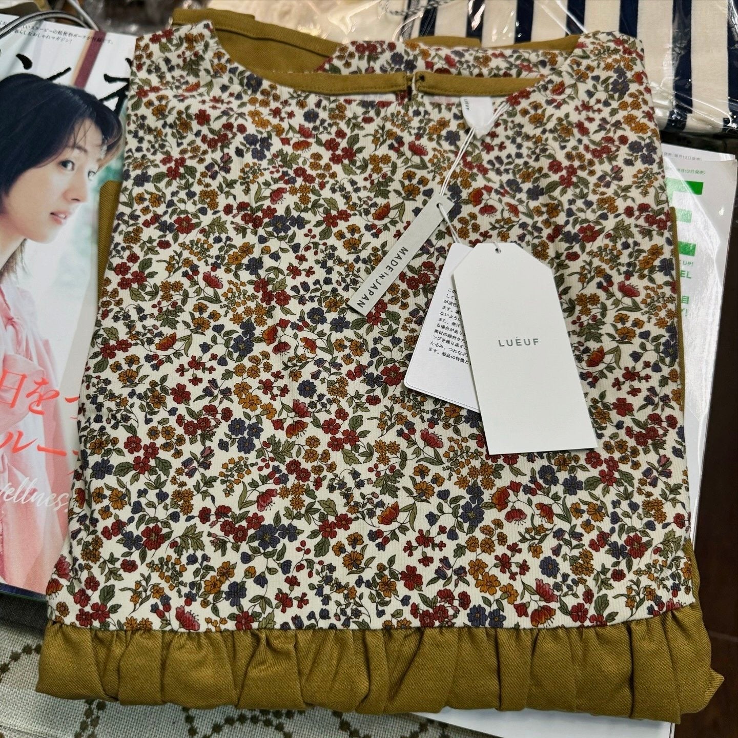 EXTRA20- Lueuf Floral Top, 2 Colors, made in Japan