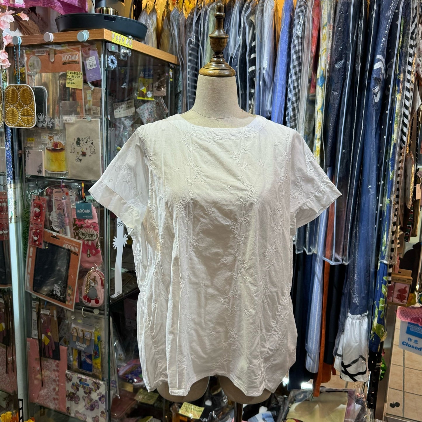 EXTRA20- Sun Valley Floral Embroidery Top, 2 Colors