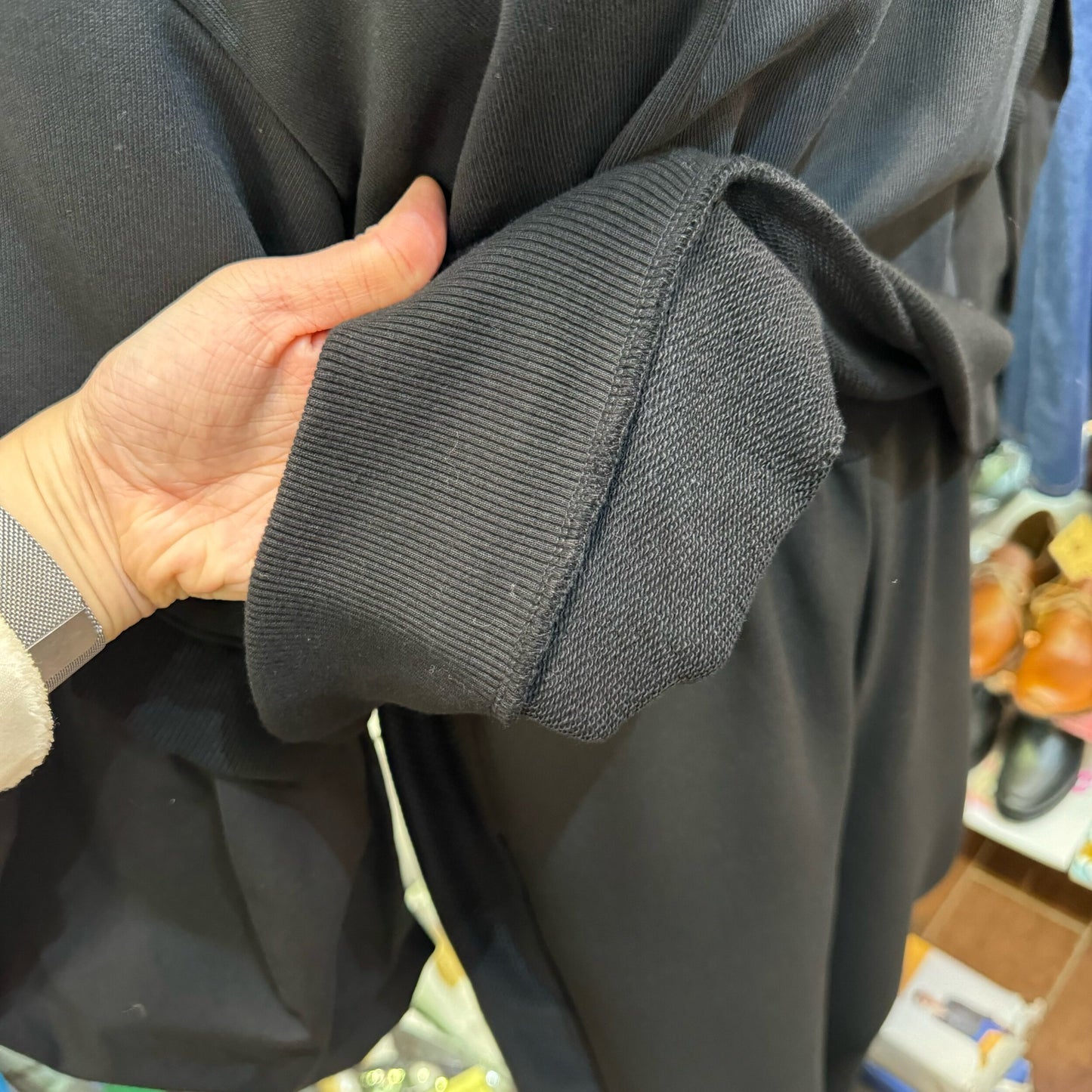 EXTRA20- Herencia Black Sweatshirt, made in Korea