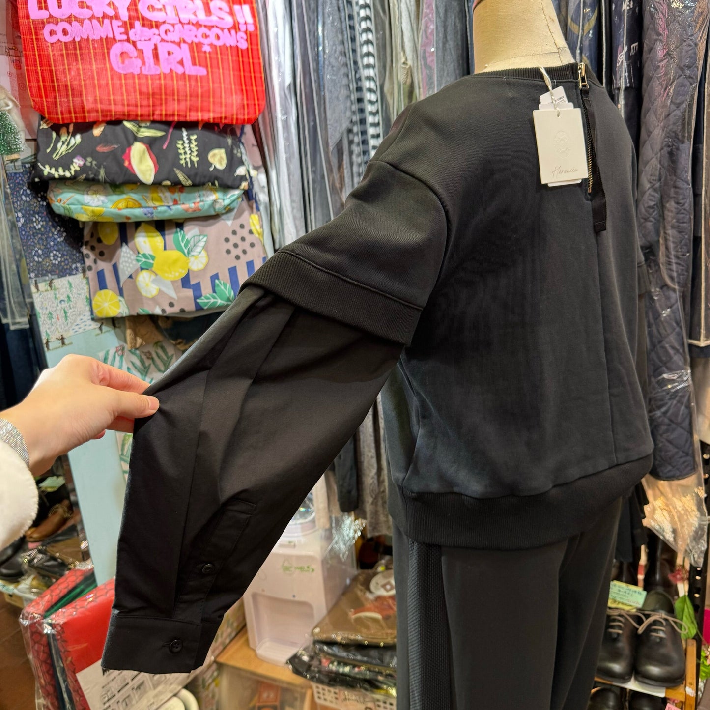 EXTRA20- Herencia Black Sweatshirt, made in Korea