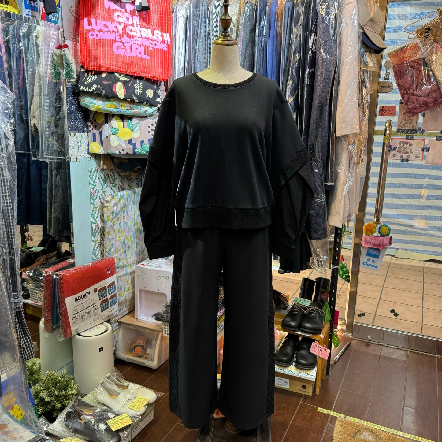 EXTRA20- Herencia Black Sweatshirt, made in Korea