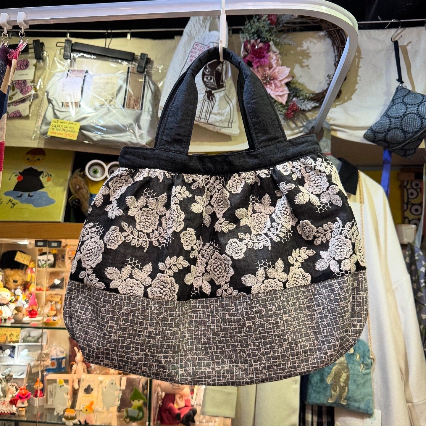 Castle Combe Embroidery Cotton Handbag, made in Japan