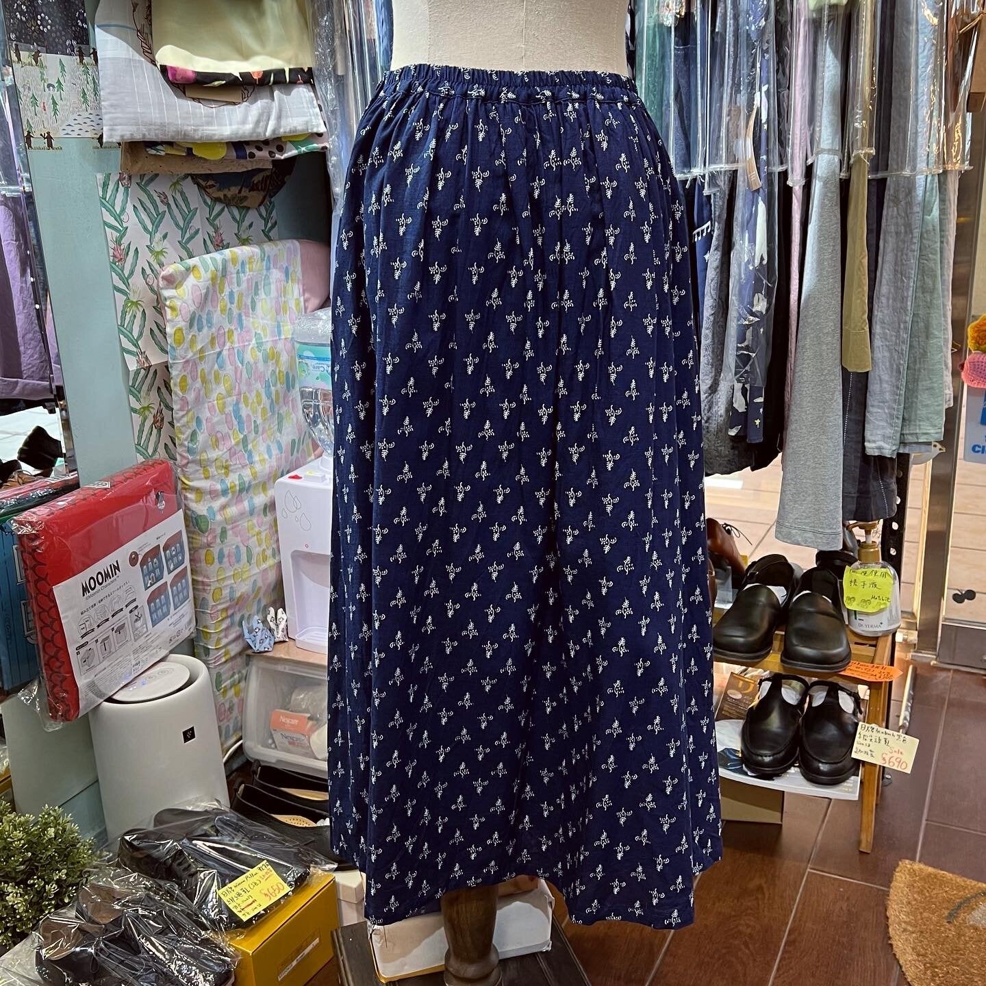 EXTRA20- ichi Floral Print Navy Skirt, made in Vietnam
