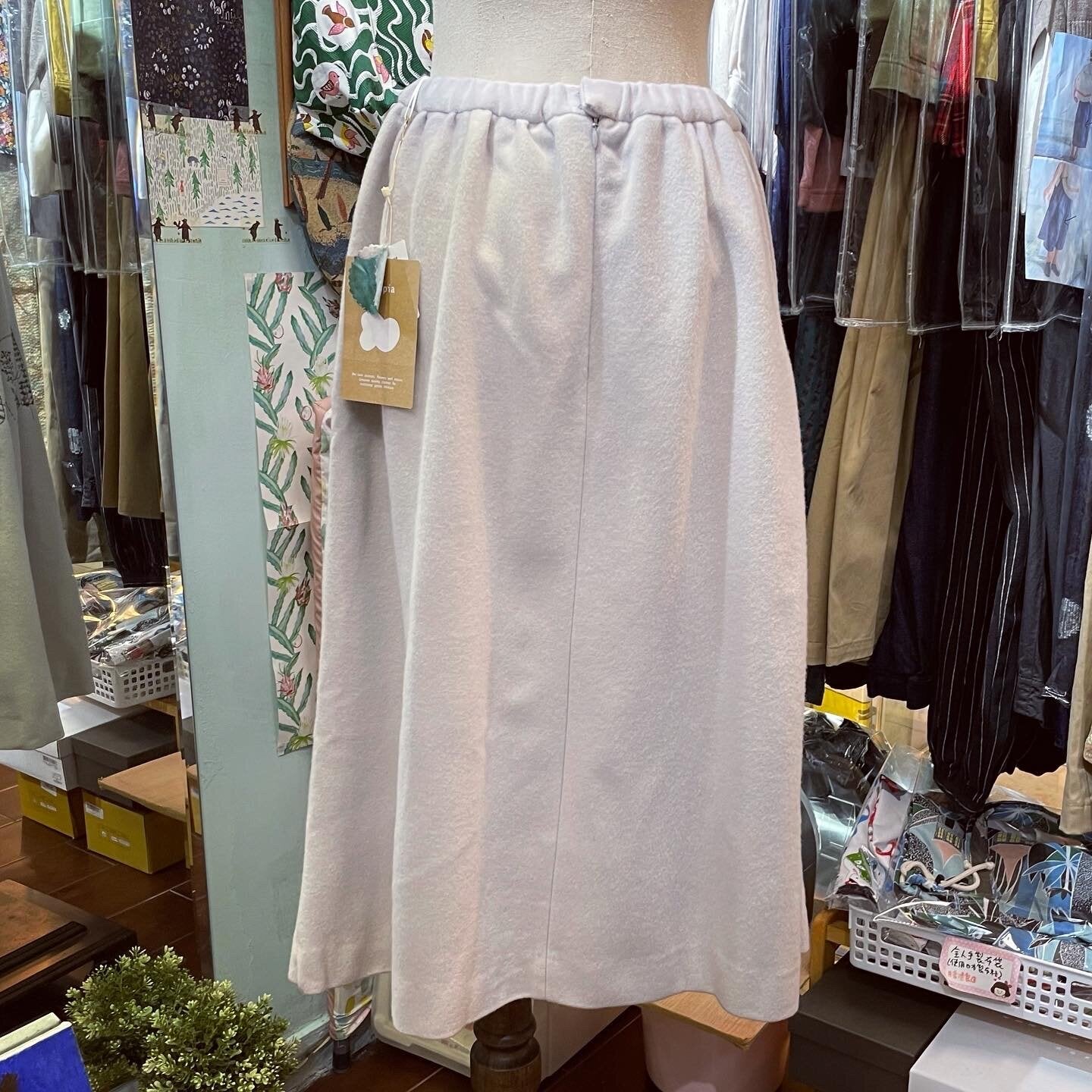 EXTRA20- Haupia Oak Embroidery Grey Skirt, made in Japan