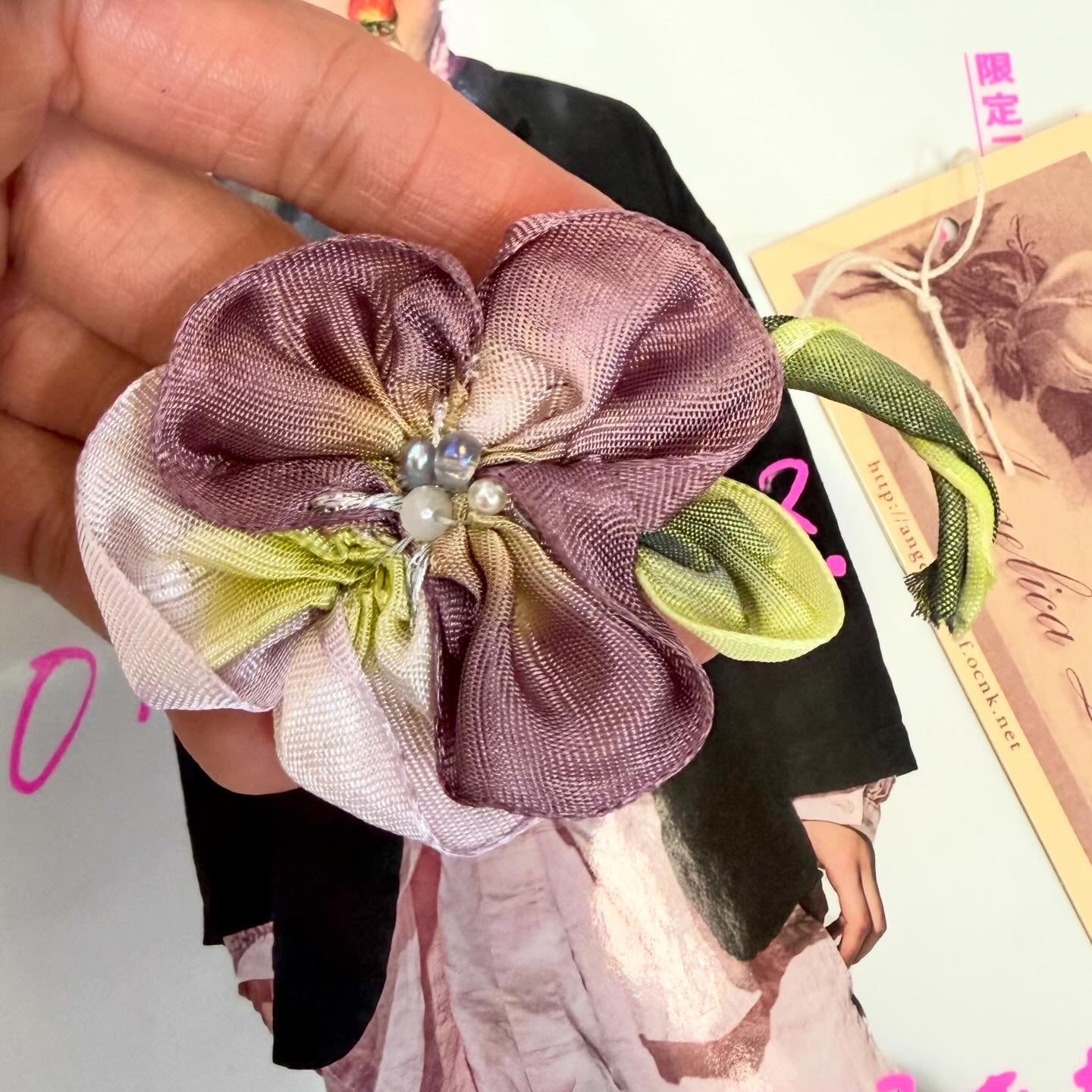 AngelicaLeaf Vintage Ribbon Pansy Brooch, made in Japan