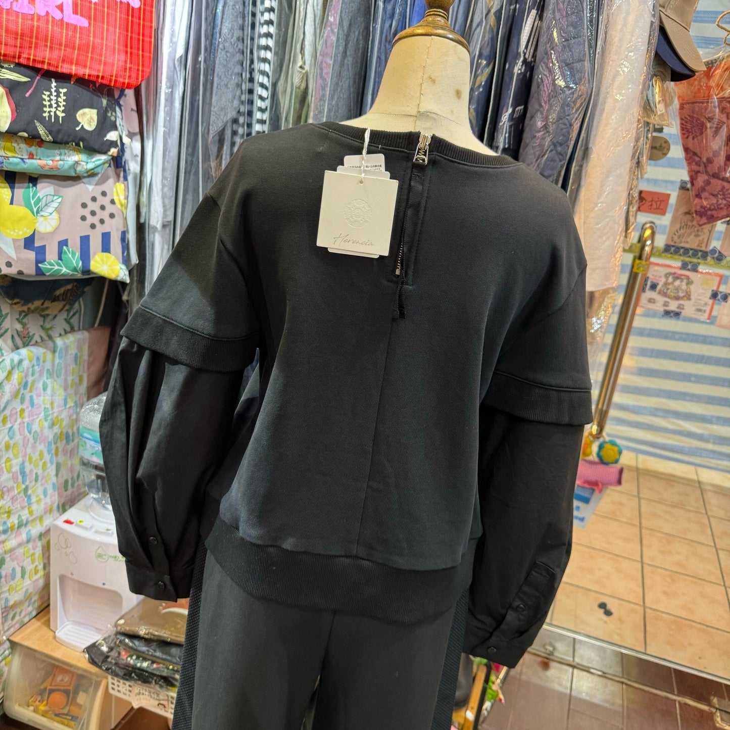 EXTRA20- Herencia Black Sweatshirt, made in Korea