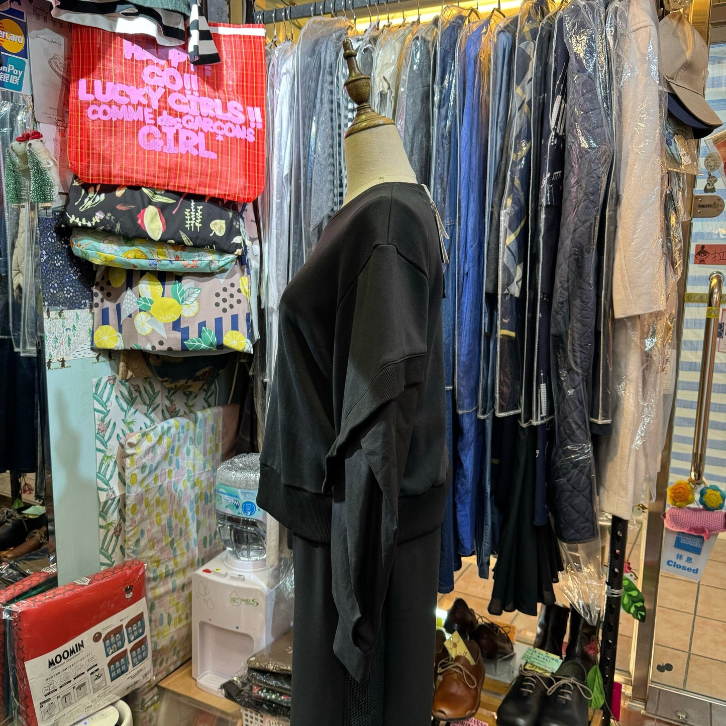 EXTRA20- Herencia Black Sweatshirt, made in Korea