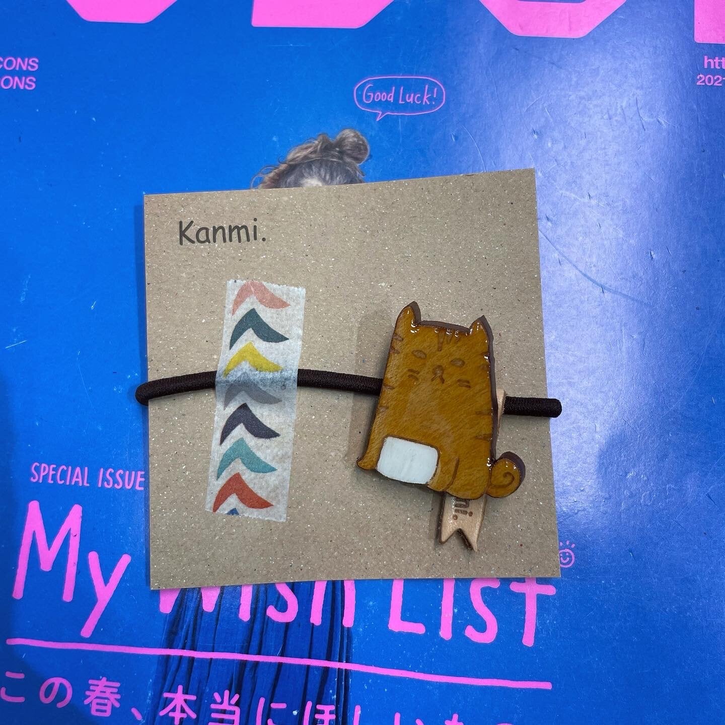 Kanmi Caramel Cat Wooden Hair Band, made in Japan