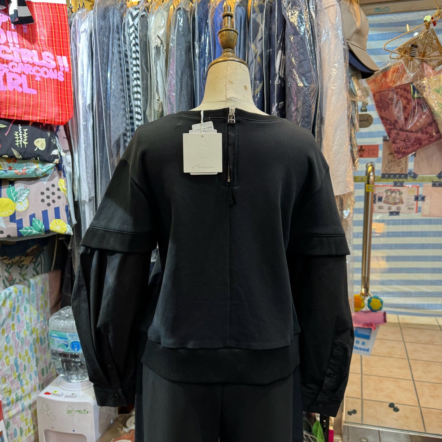 EXTRA20- Herencia Black Sweatshirt, made in Korea