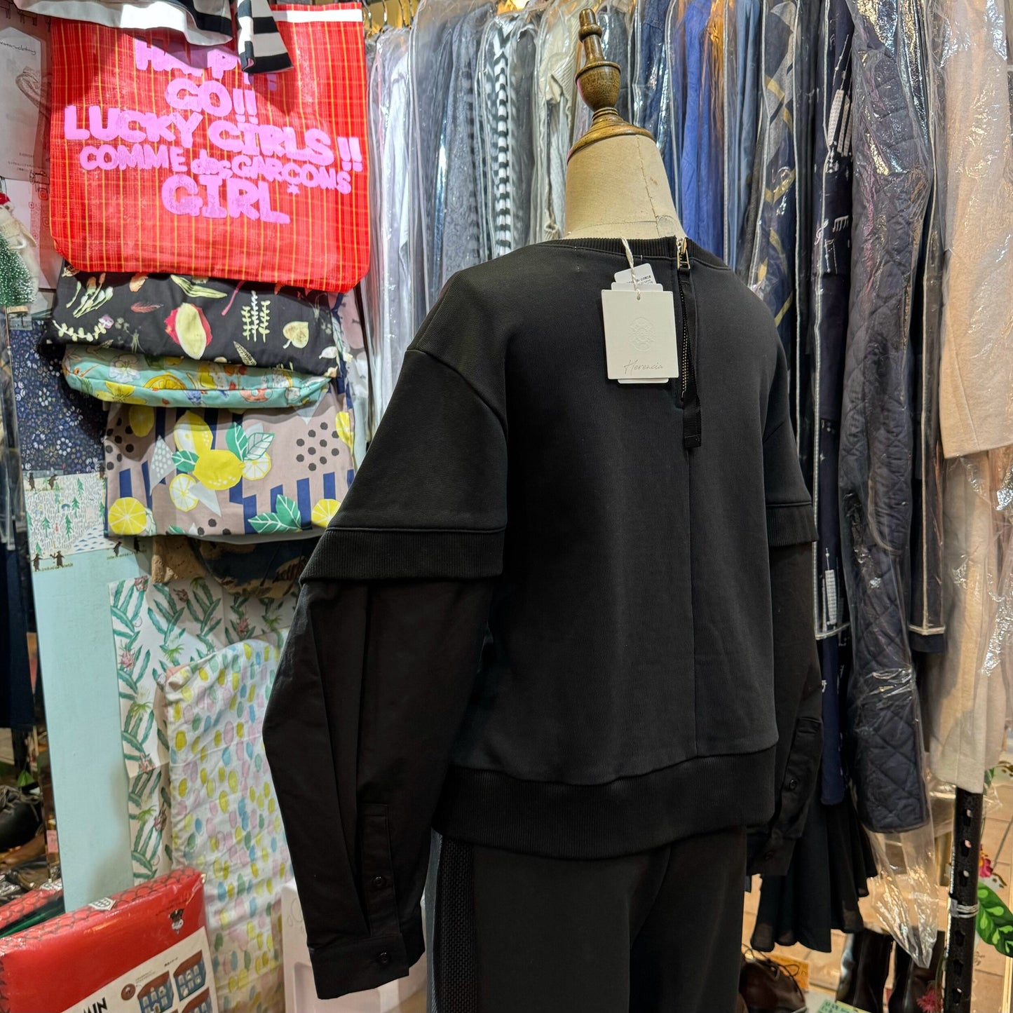EXTRA20- Herencia Black Sweatshirt, made in Korea