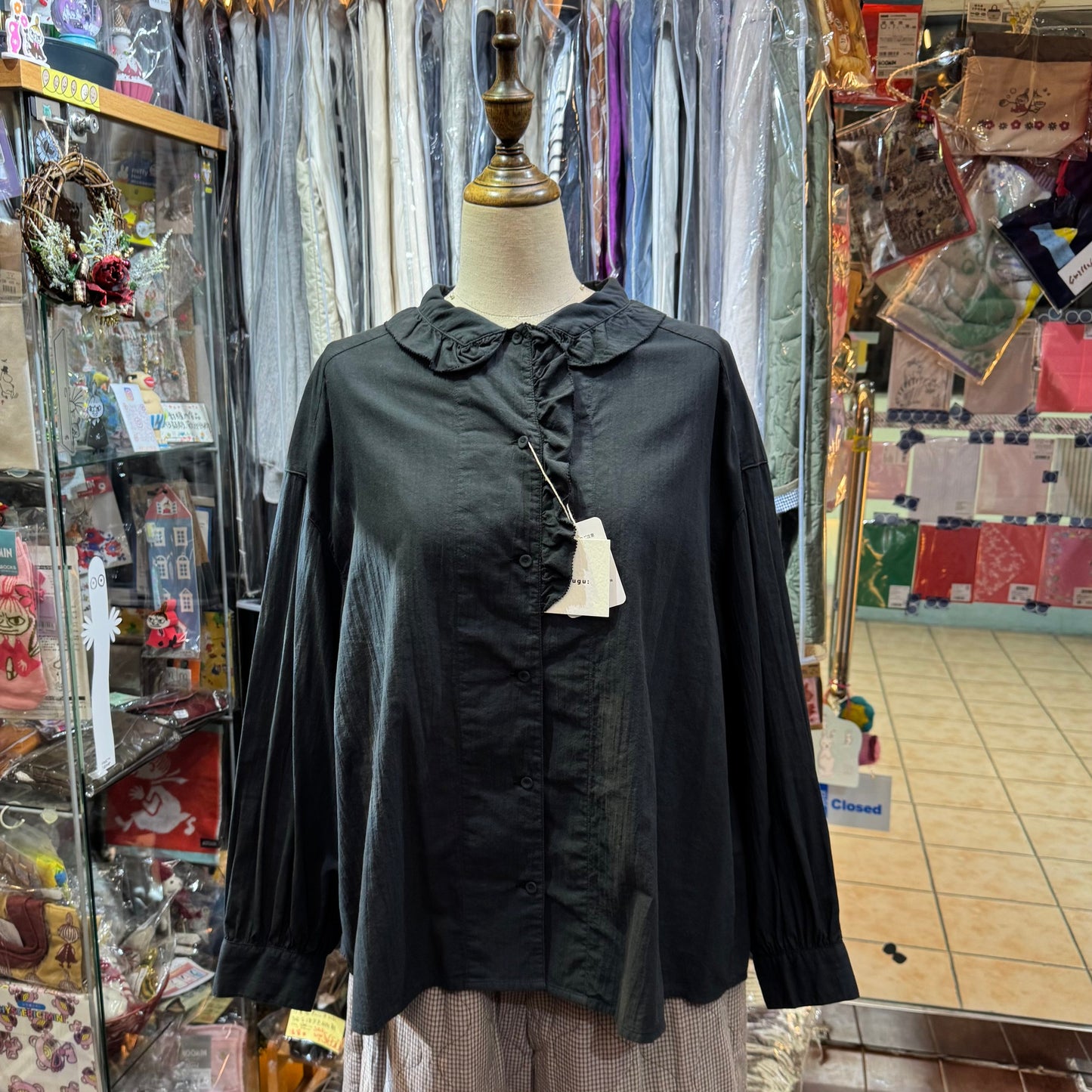 EXTRA20- Tumugu Black Ruffles Shirt