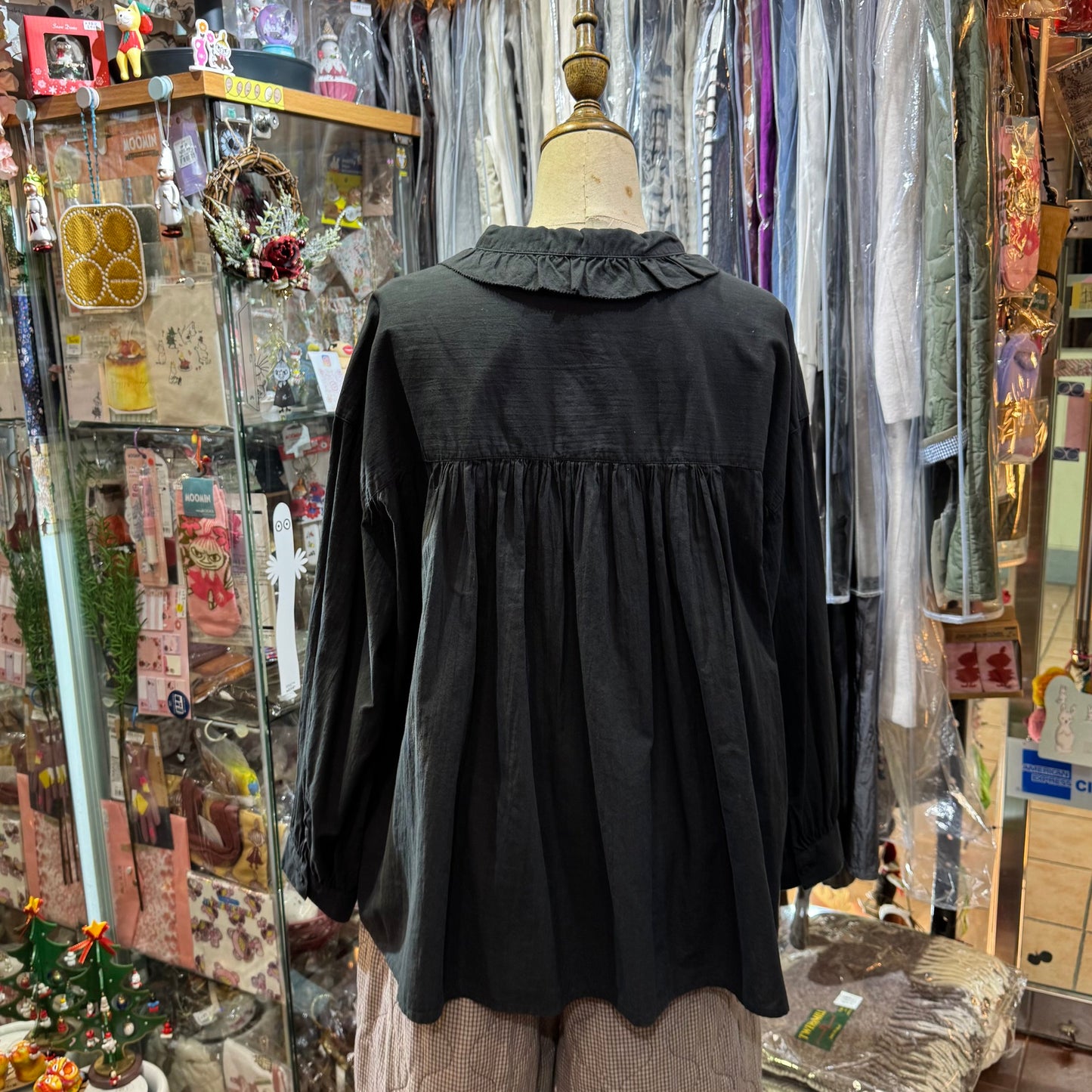 EXTRA20- Tumugu Black Ruffles Shirt