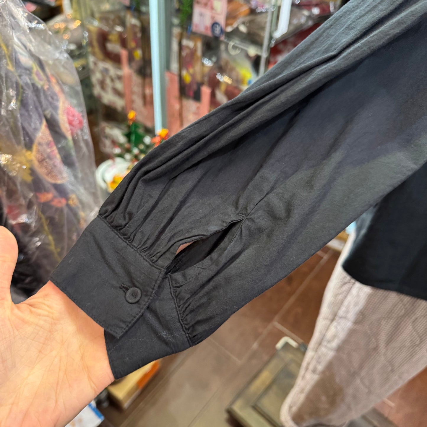EXTRA20- Tumugu Black Ruffles Shirt