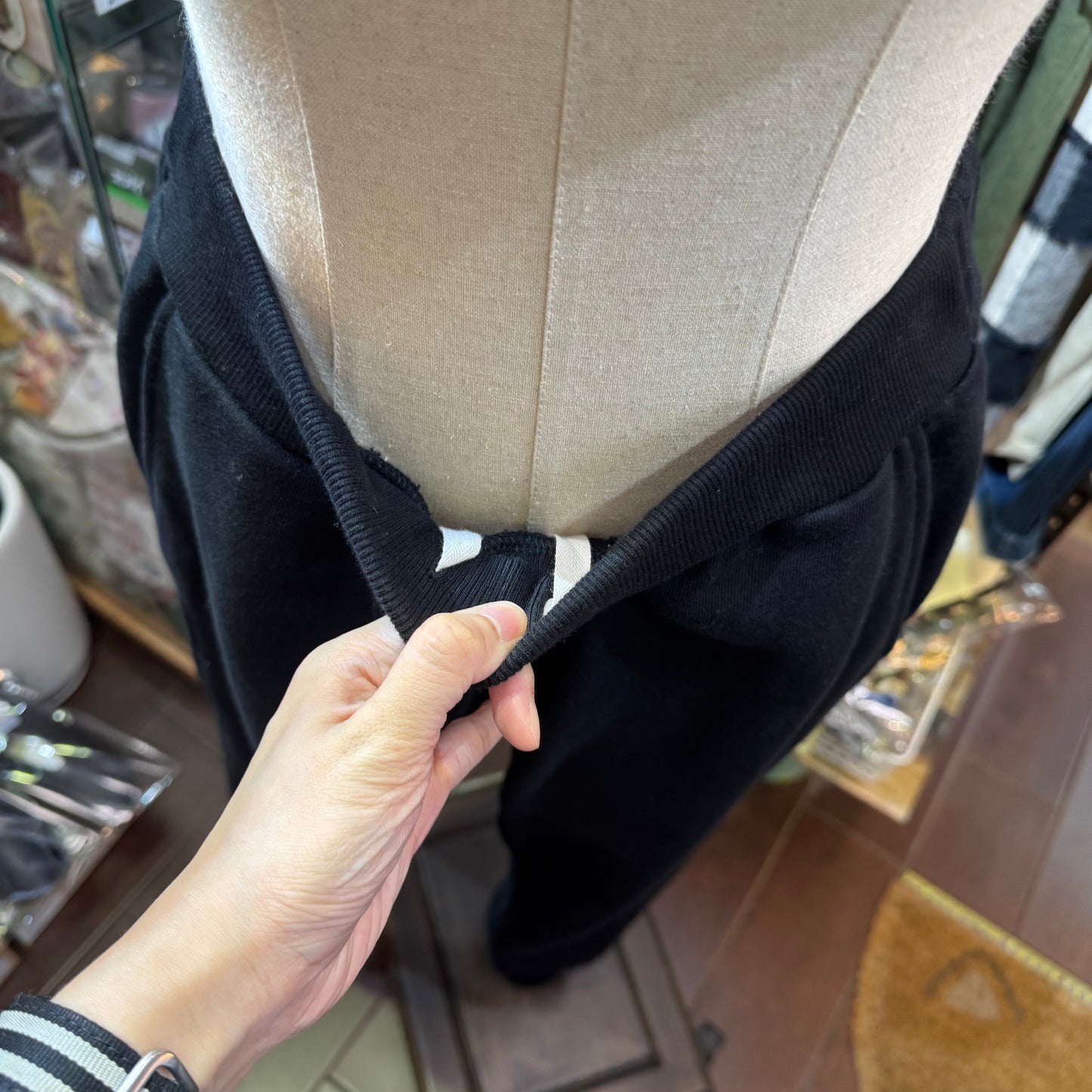 (g) Black Joggers Pants, made in Japan