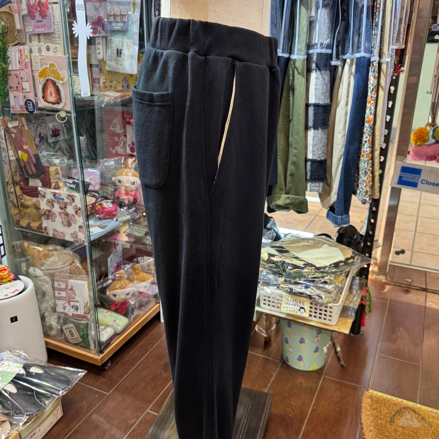 (g) Black Joggers Pants, made in Japan