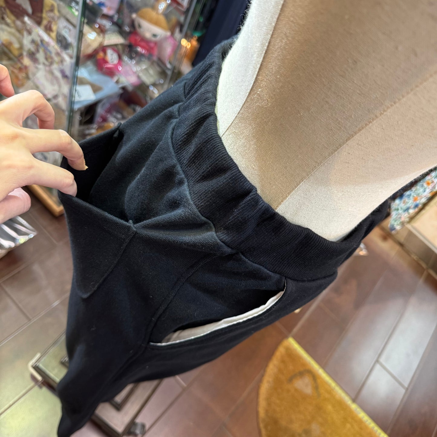 (g) Black Joggers Pants, made in Japan