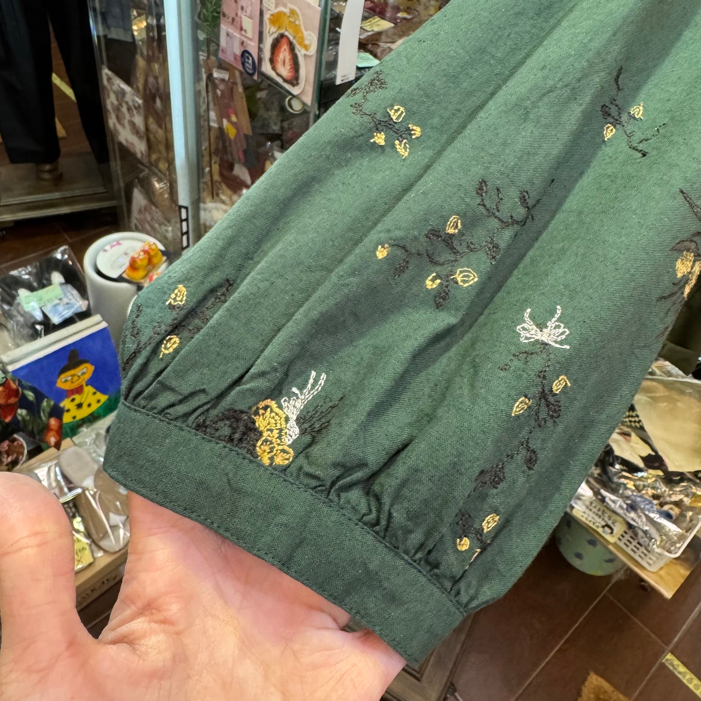 tukuroi by SUN VALLEY Embroidery Green Top