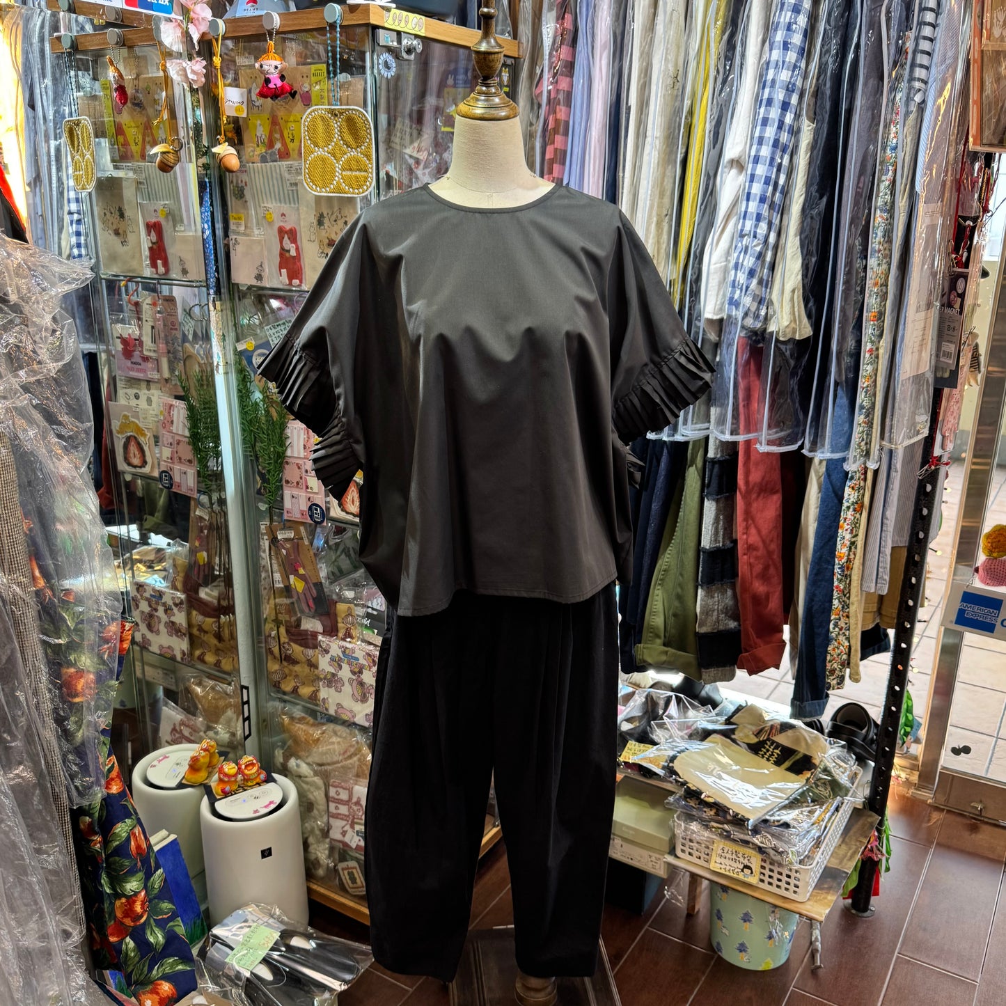 Mizuiro Ind Black Frill Top, made in Japan