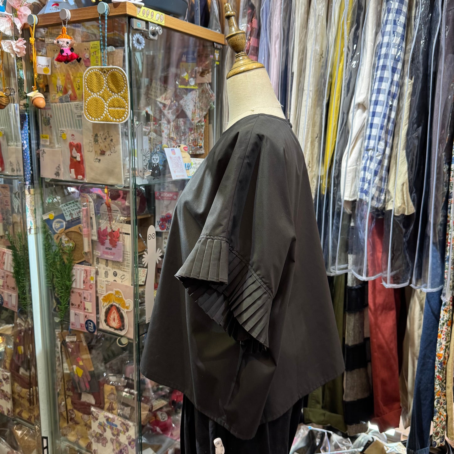 Mizuiro Ind Black Frill Top, made in Japan