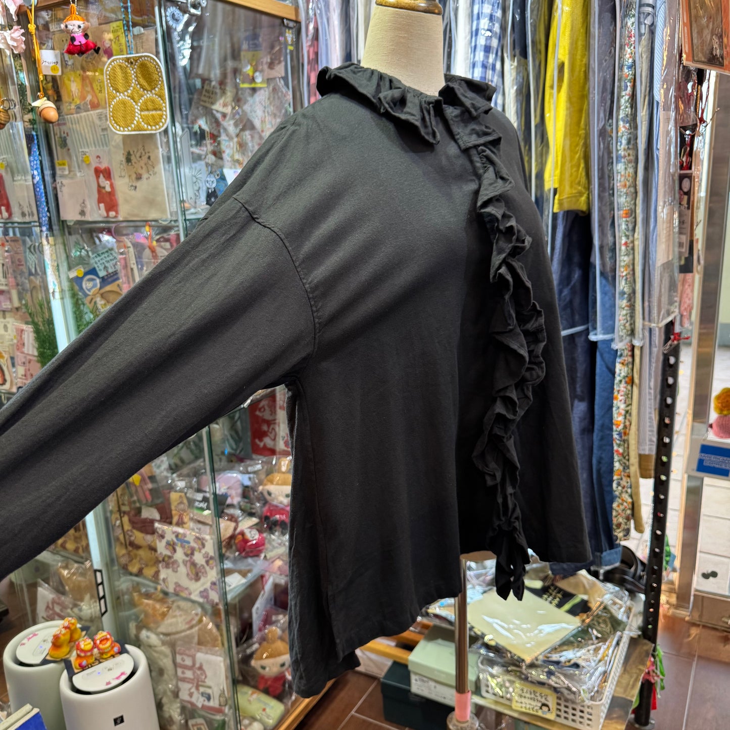 Ichi Black Frill Shirt, made in Vietnam