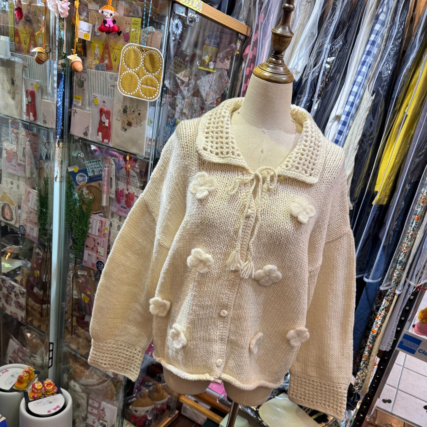 Tumugu White Hand Knit Cardigan, made in Peru