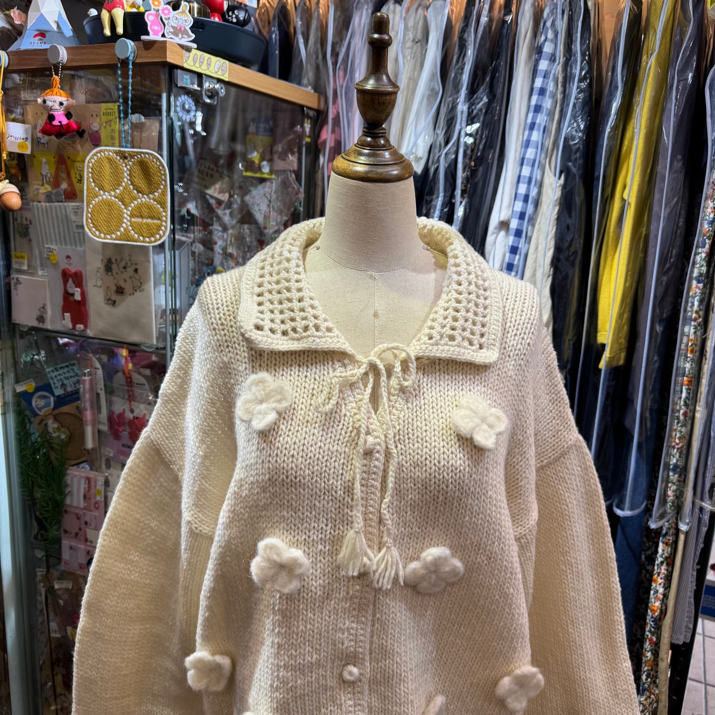 Tumugu White Hand Knit Cardigan, made in Peru
