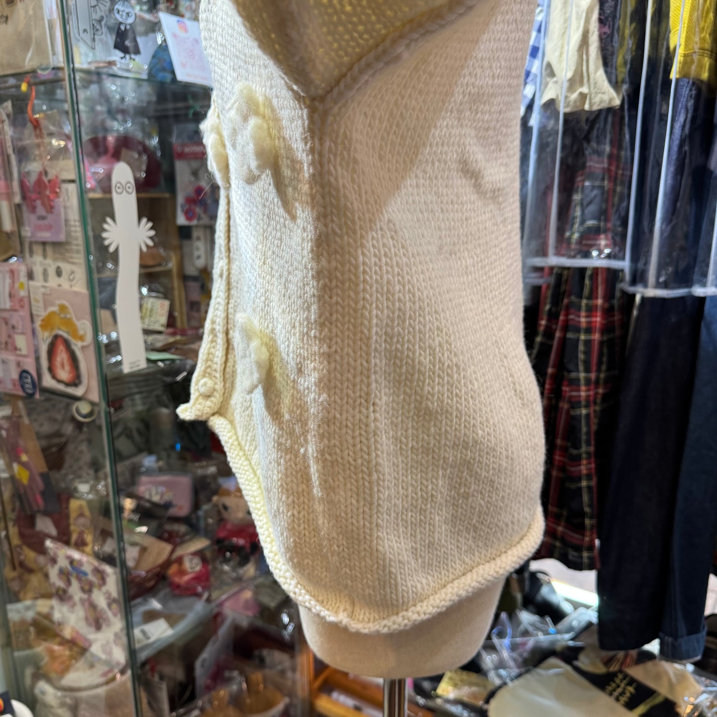 Tumugu White Hand Knit Cardigan, made in Peru
