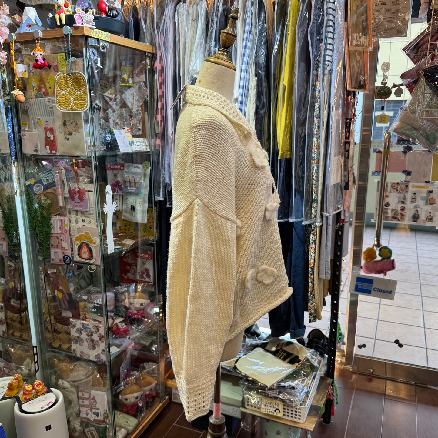 Tumugu White Hand Knit Cardigan, made in Peru