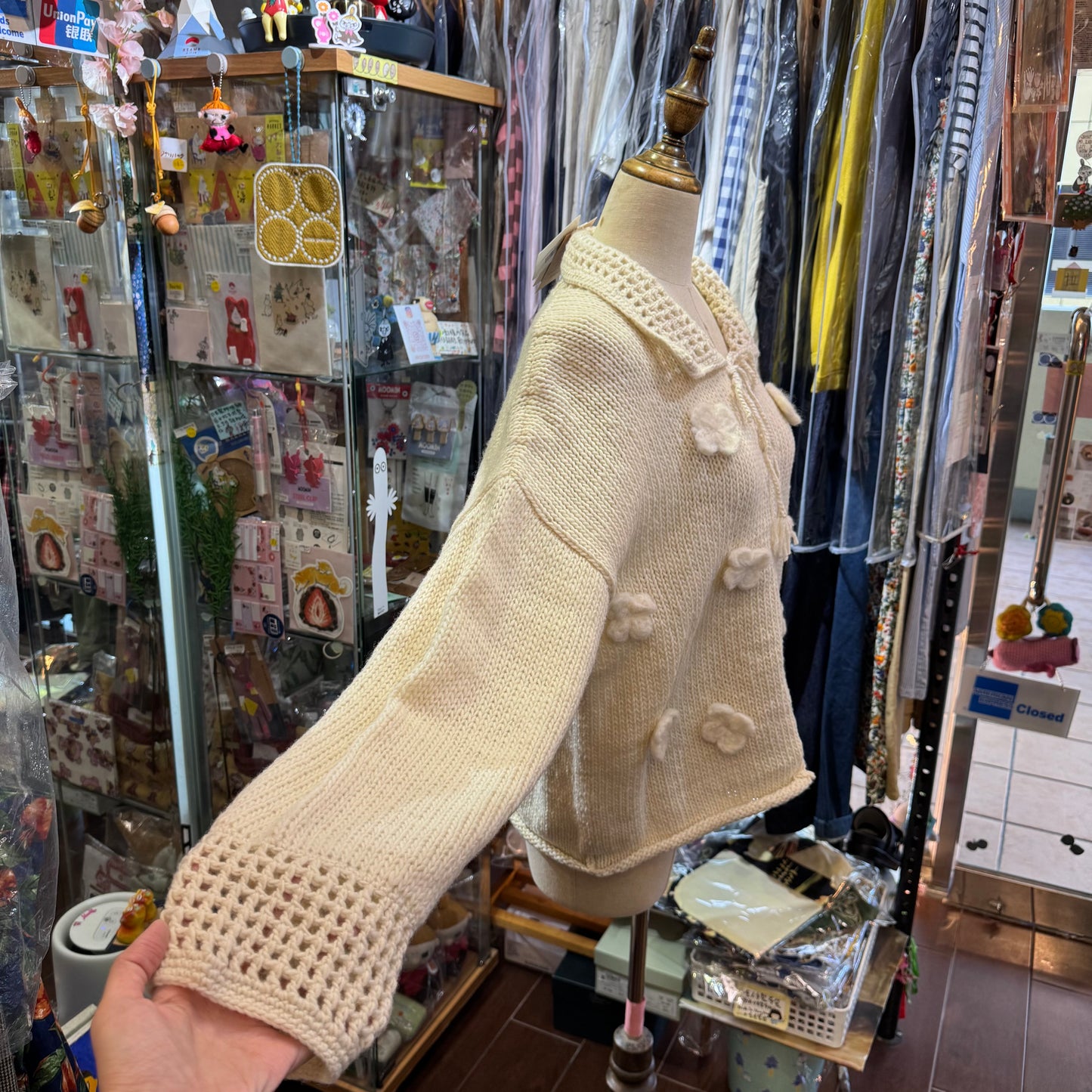 Tumugu White Hand Knit Cardigan, made in Peru