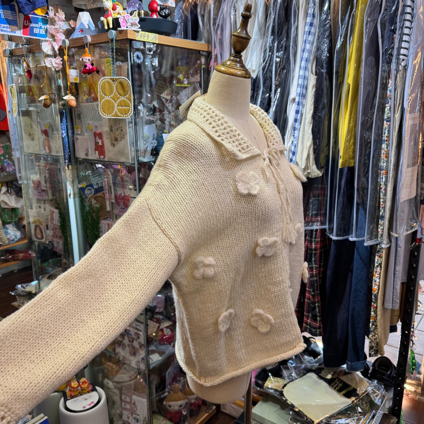 Tumugu White Hand Knit Cardigan, made in Peru
