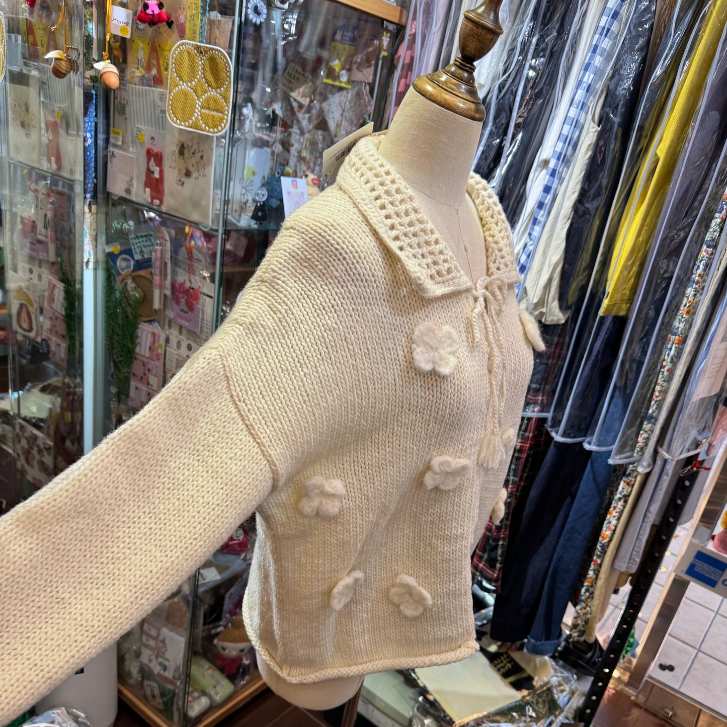 Tumugu White Hand Knit Cardigan, made in Peru