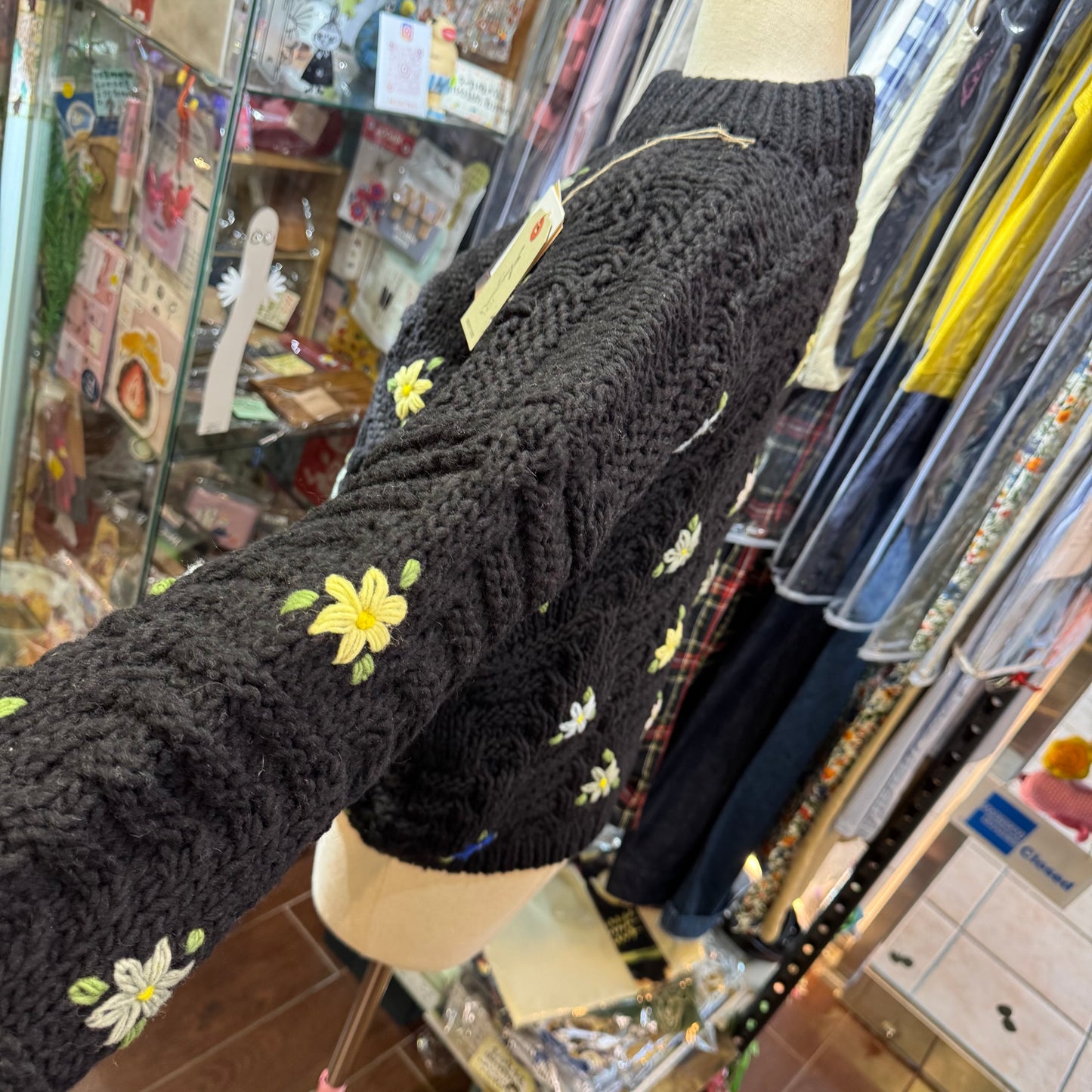 Ichi ANTIQUITES Hand Knit Embroidery Sweater, 2 Colors, made in Peru