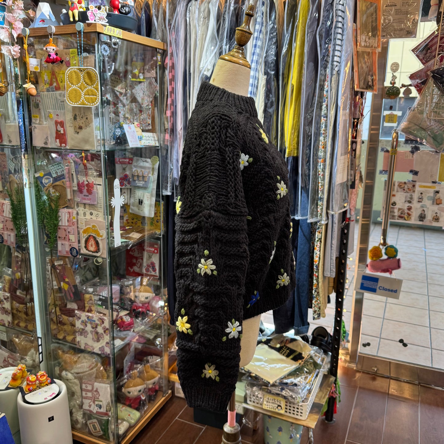 Ichi ANTIQUITES Hand Knit Embroidery Sweater, 2 Colors, made in Peru