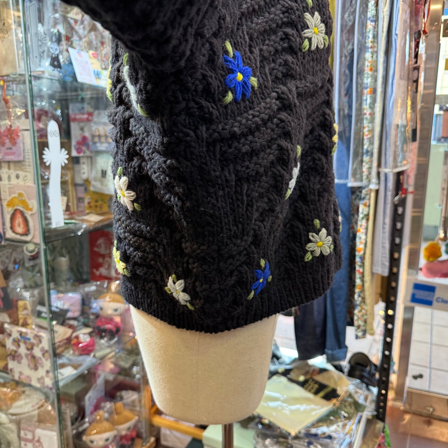 Ichi ANTIQUITES Hand Knit Embroidery Sweater, 2 Colors, made in Peru