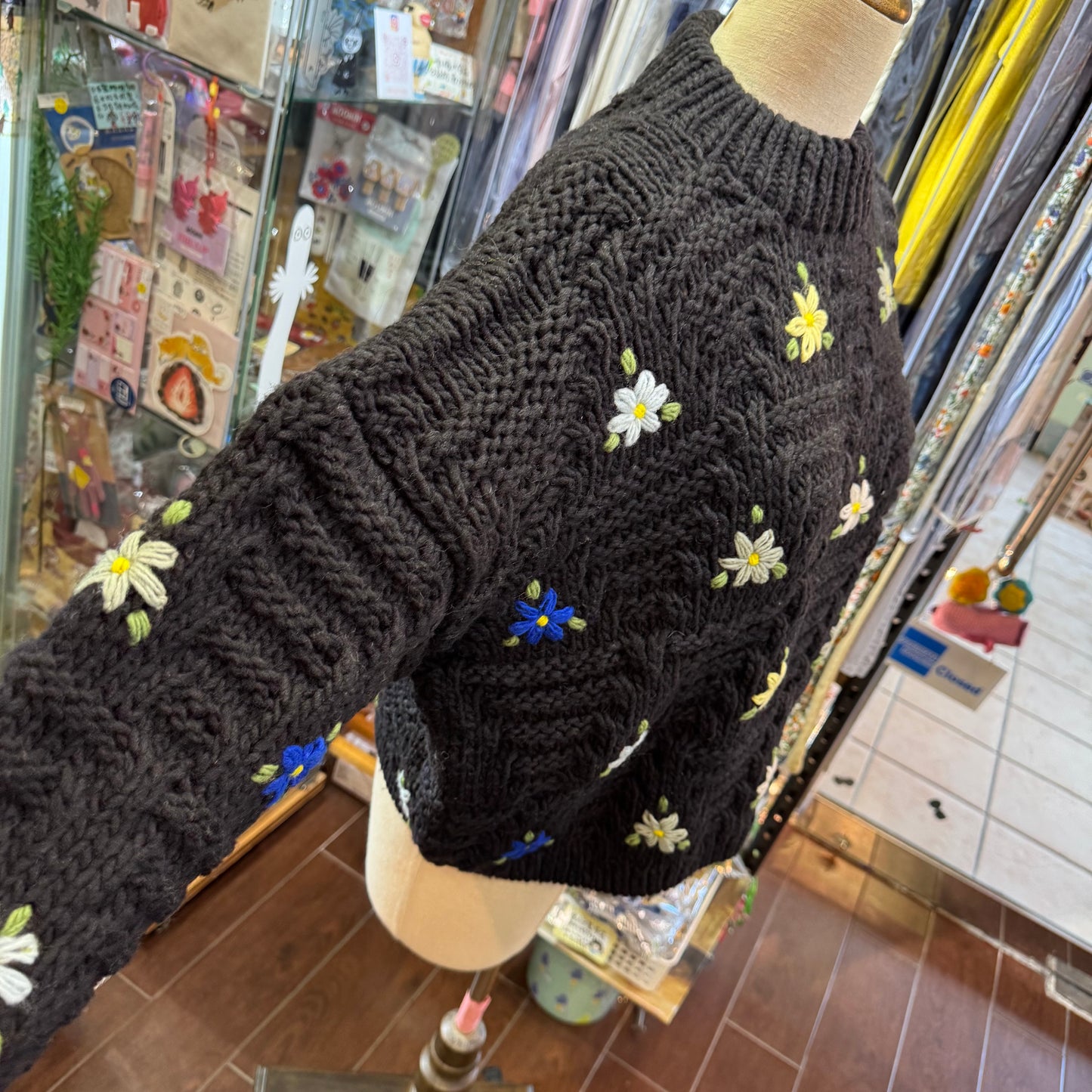 Ichi ANTIQUITES Hand Knit Embroidery Sweater, 2 Colors, made in Peru