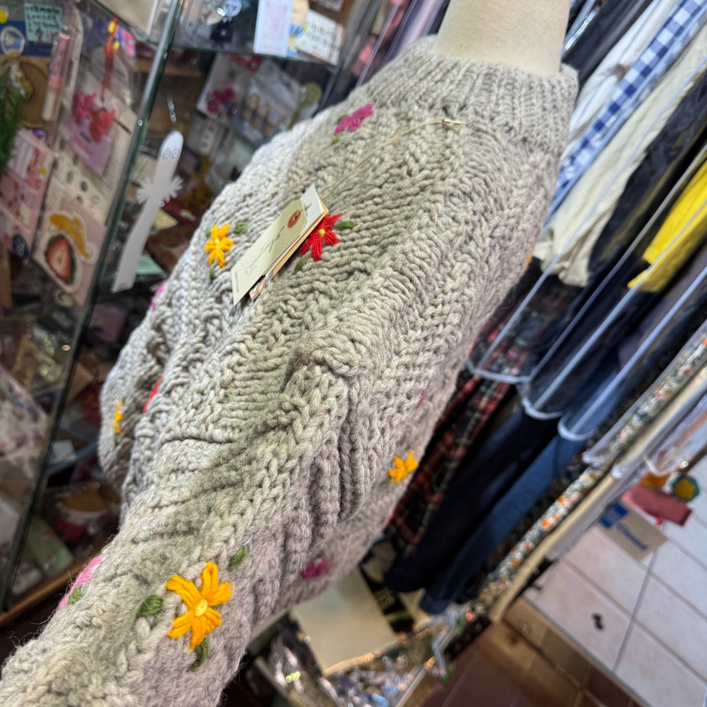 Ichi ANTIQUITES Hand Knit Embroidery Sweater, 2 Colors, made in Peru