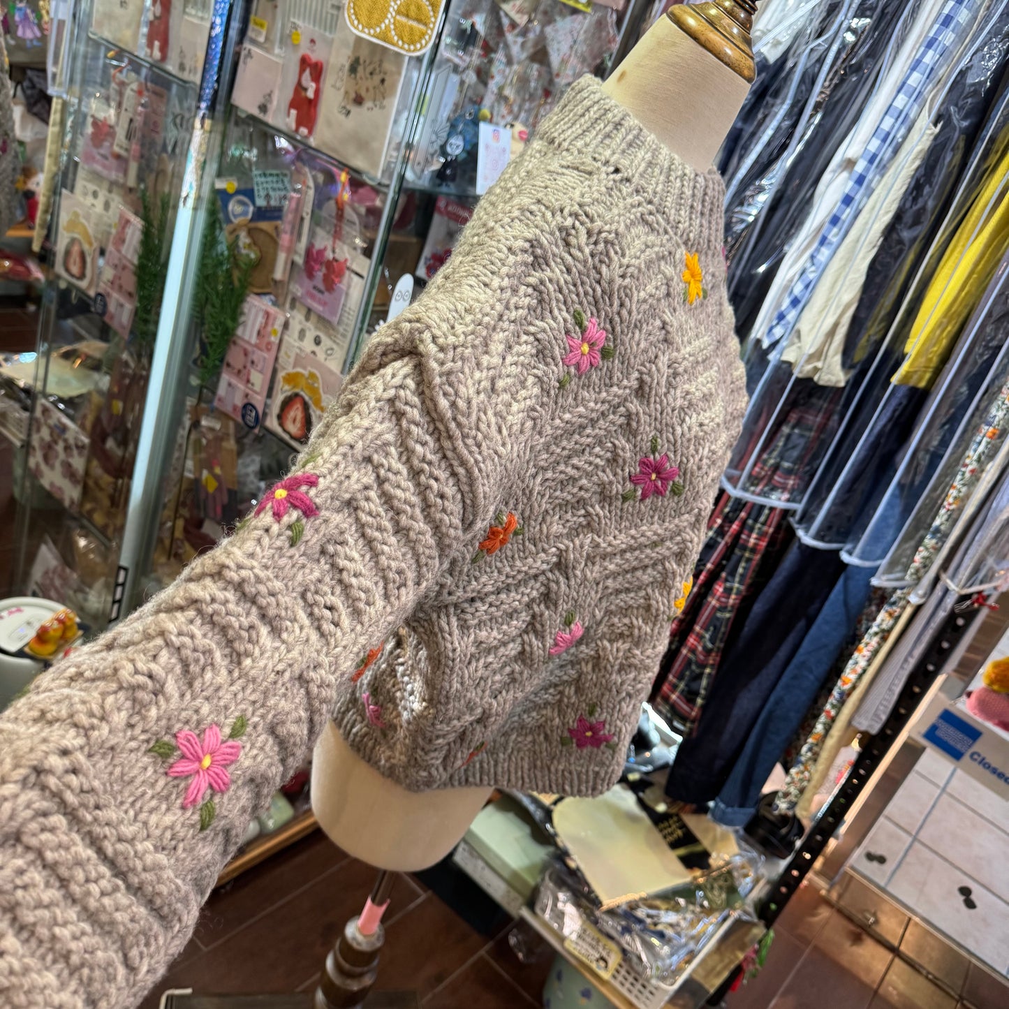 Ichi ANTIQUITES Hand Knit Embroidery Sweater, 2 Colors, made in Peru
