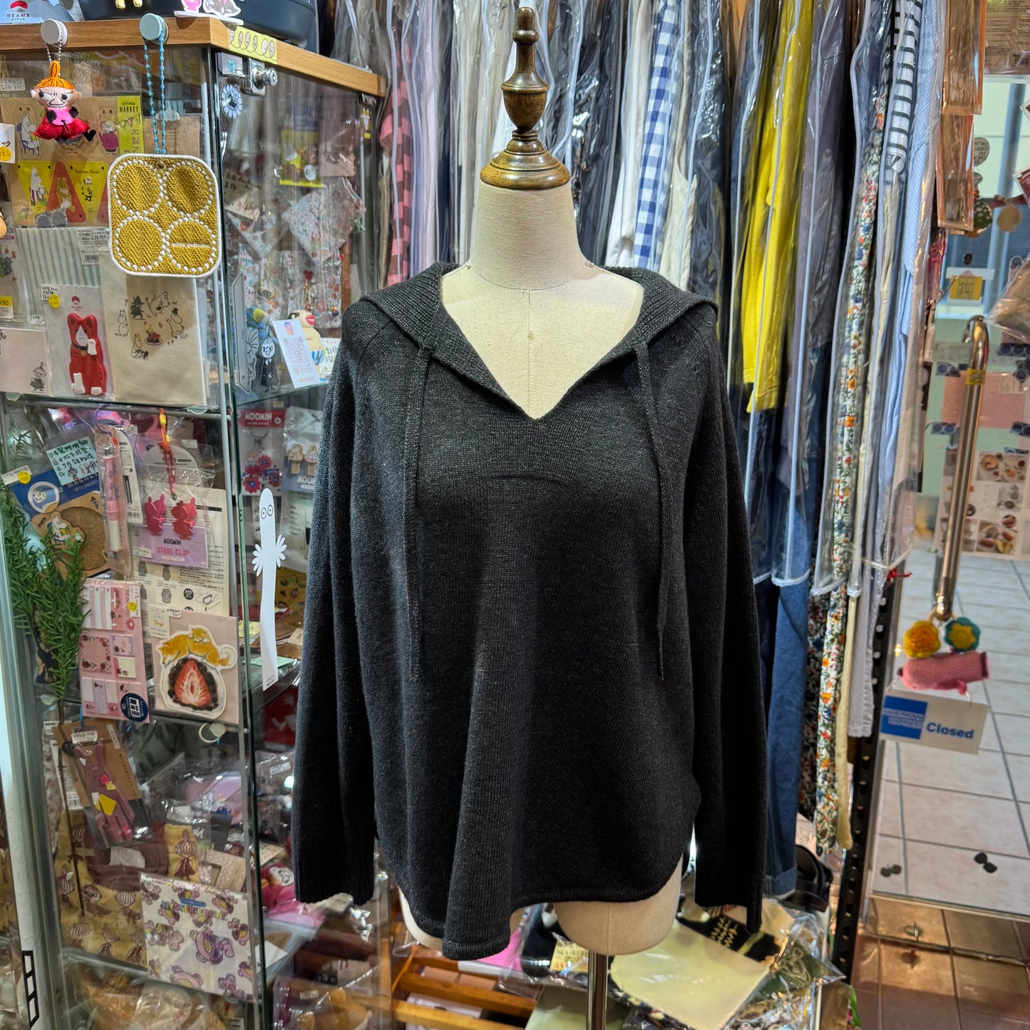 Tumugu Charcoal Embroidery Sweater