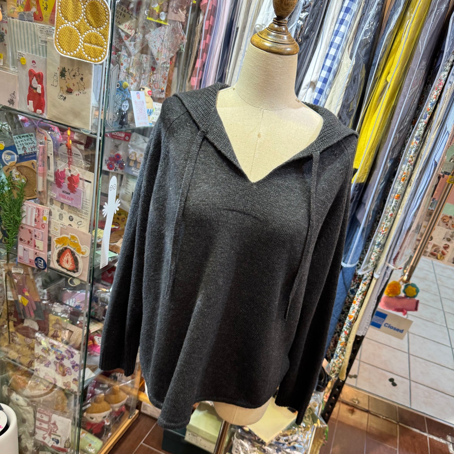 Tumugu Charcoal Embroidery Sweater
