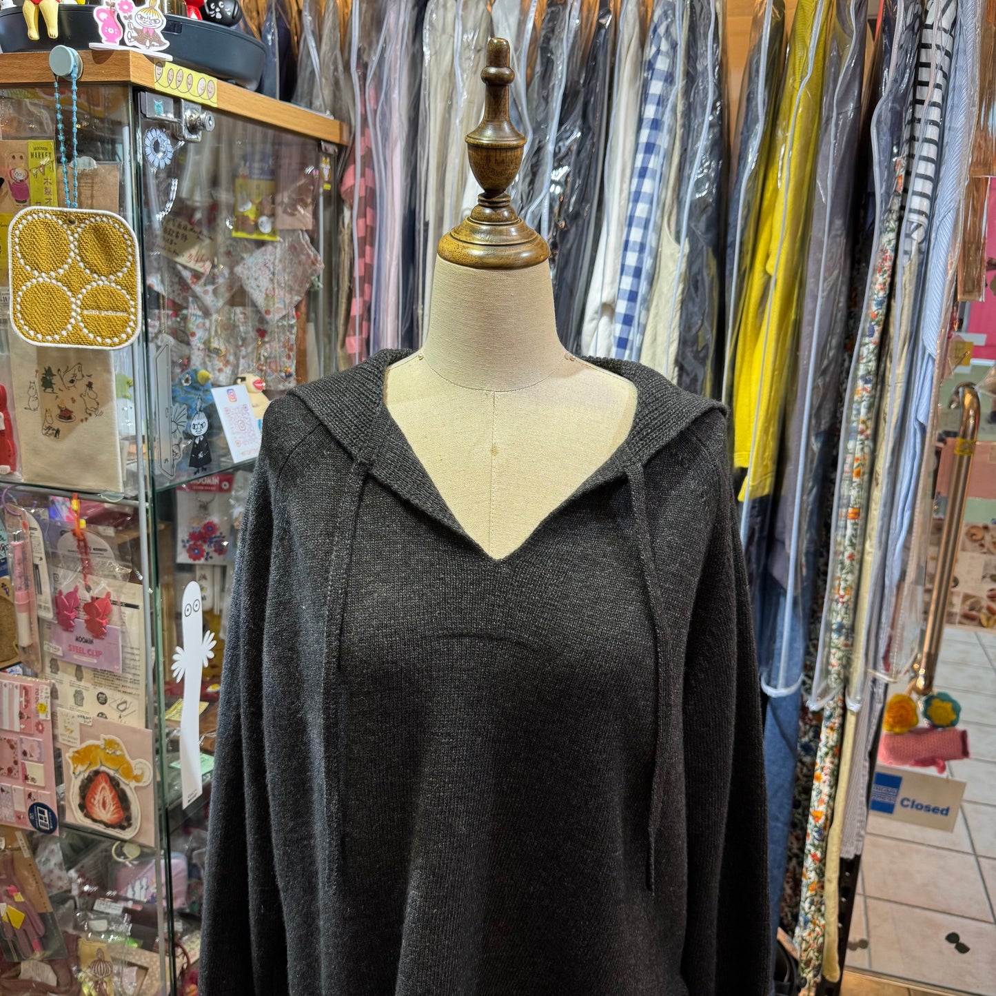 Tumugu Charcoal Embroidery Sweater