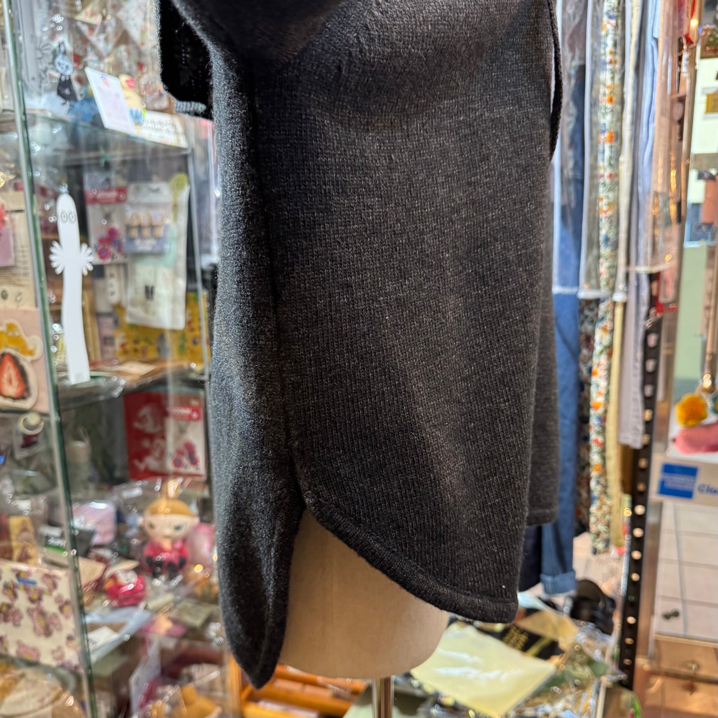 Tumugu Charcoal Embroidery Sweater