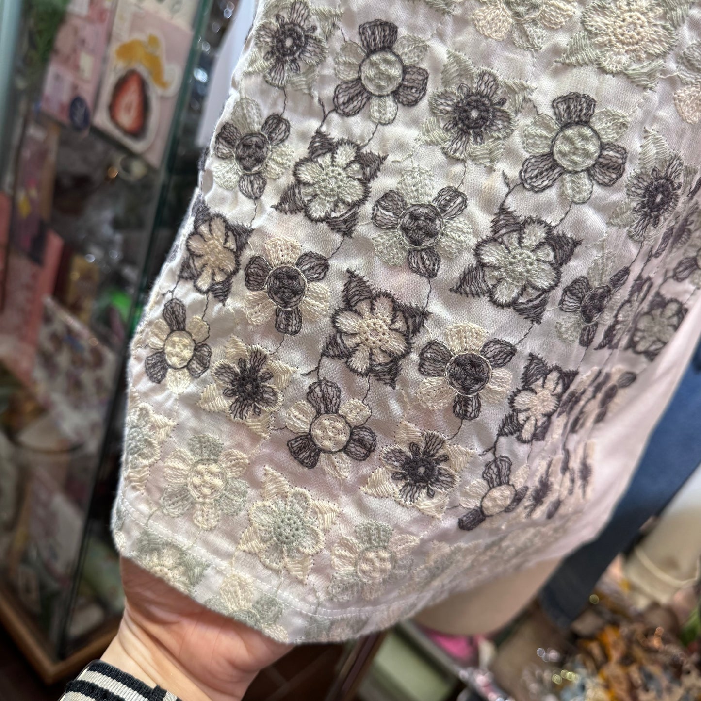 Castle Combre... Embroidery White T-shirt, made in Japan