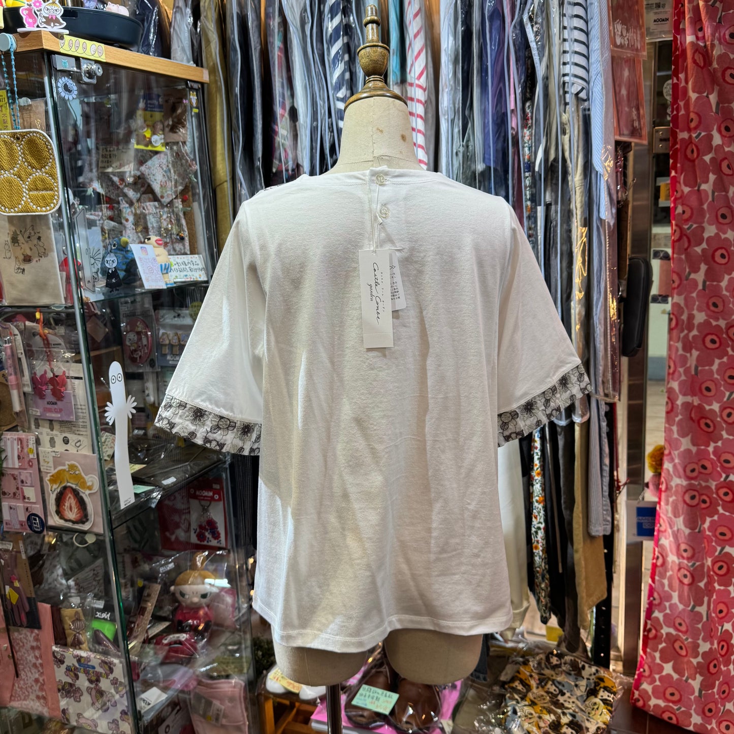 Castle Combre... Embroidery White T-shirt, made in Japan