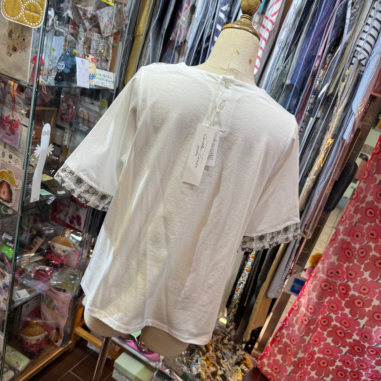 Castle Combre... Embroidery White T-shirt, made in Japan