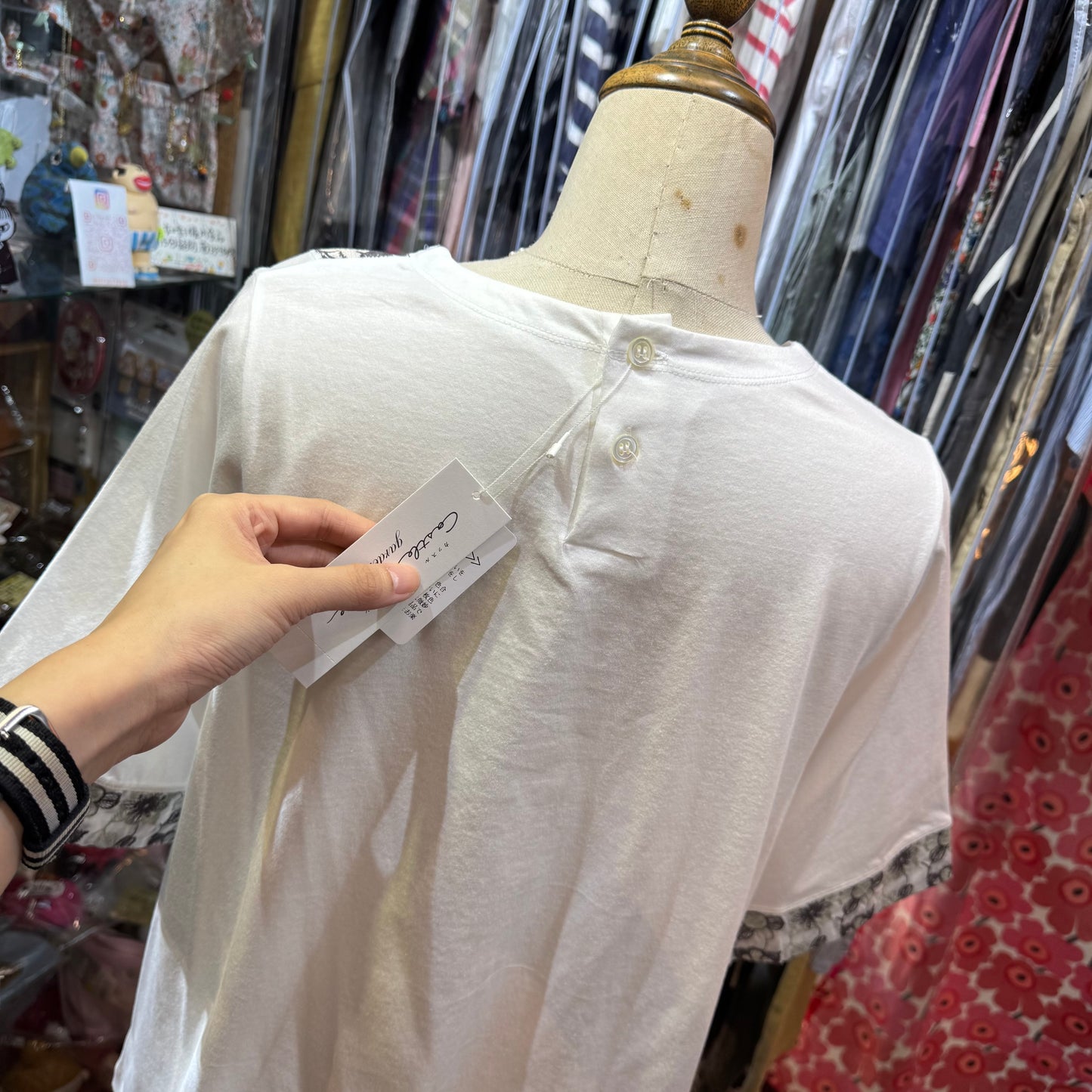 Castle Combre... Embroidery White T-shirt, made in Japan