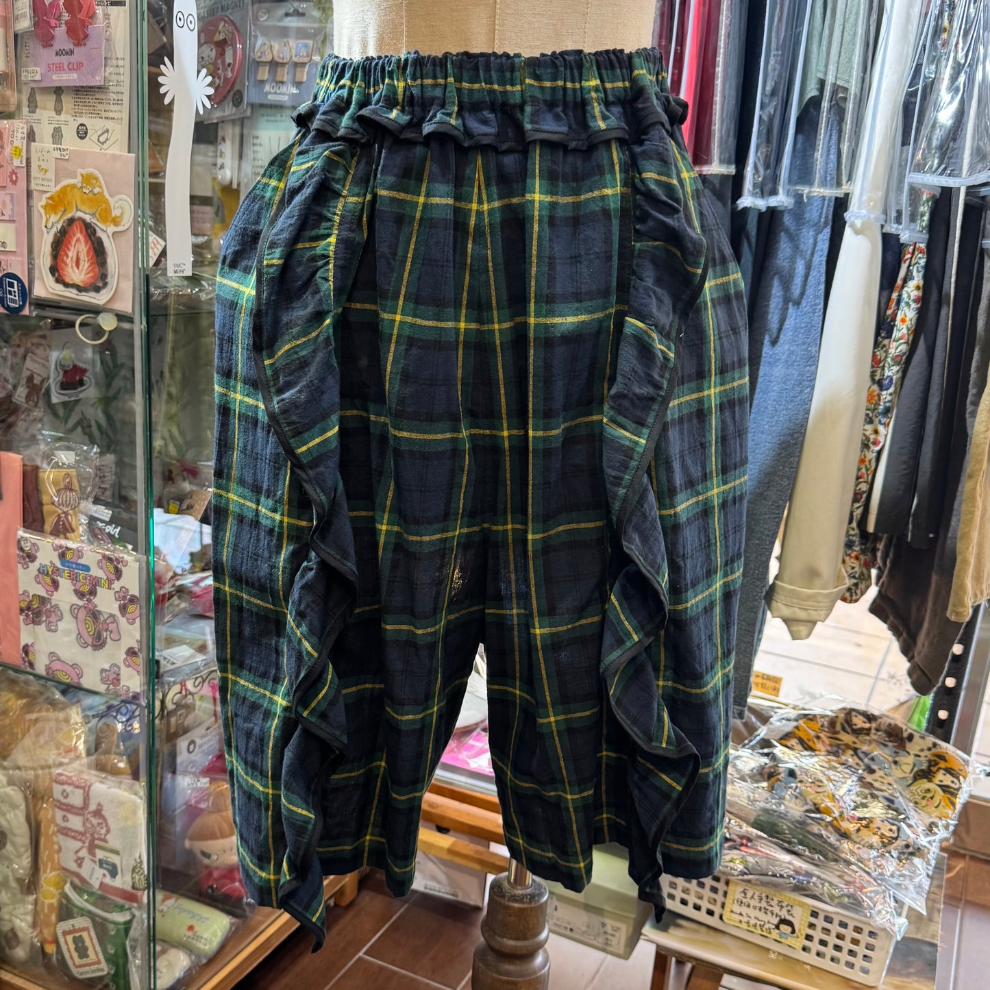 Drowse and yet… Green Checked Short Pants, made in Japan
