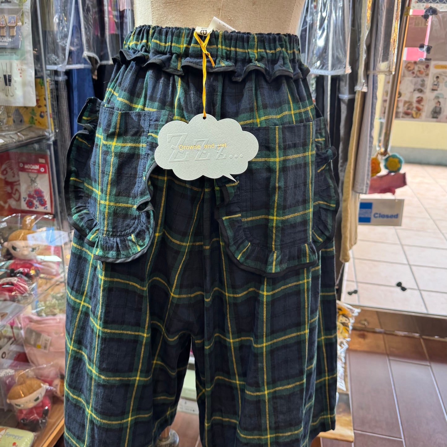 Drowse and yet… Green Checked Short Pants, made in Japan