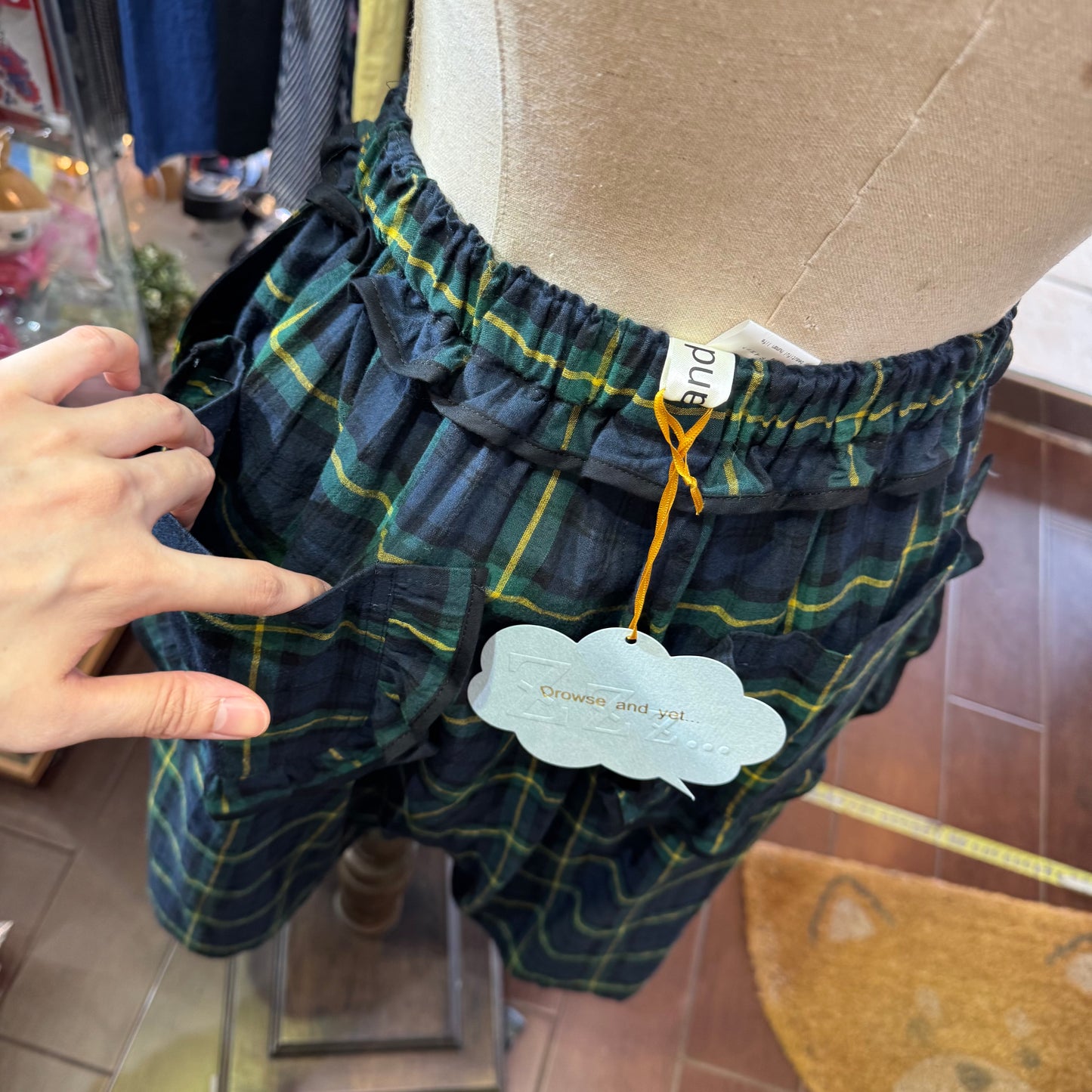 Drowse and yet… Green Checked Short Pants, made in Japan
