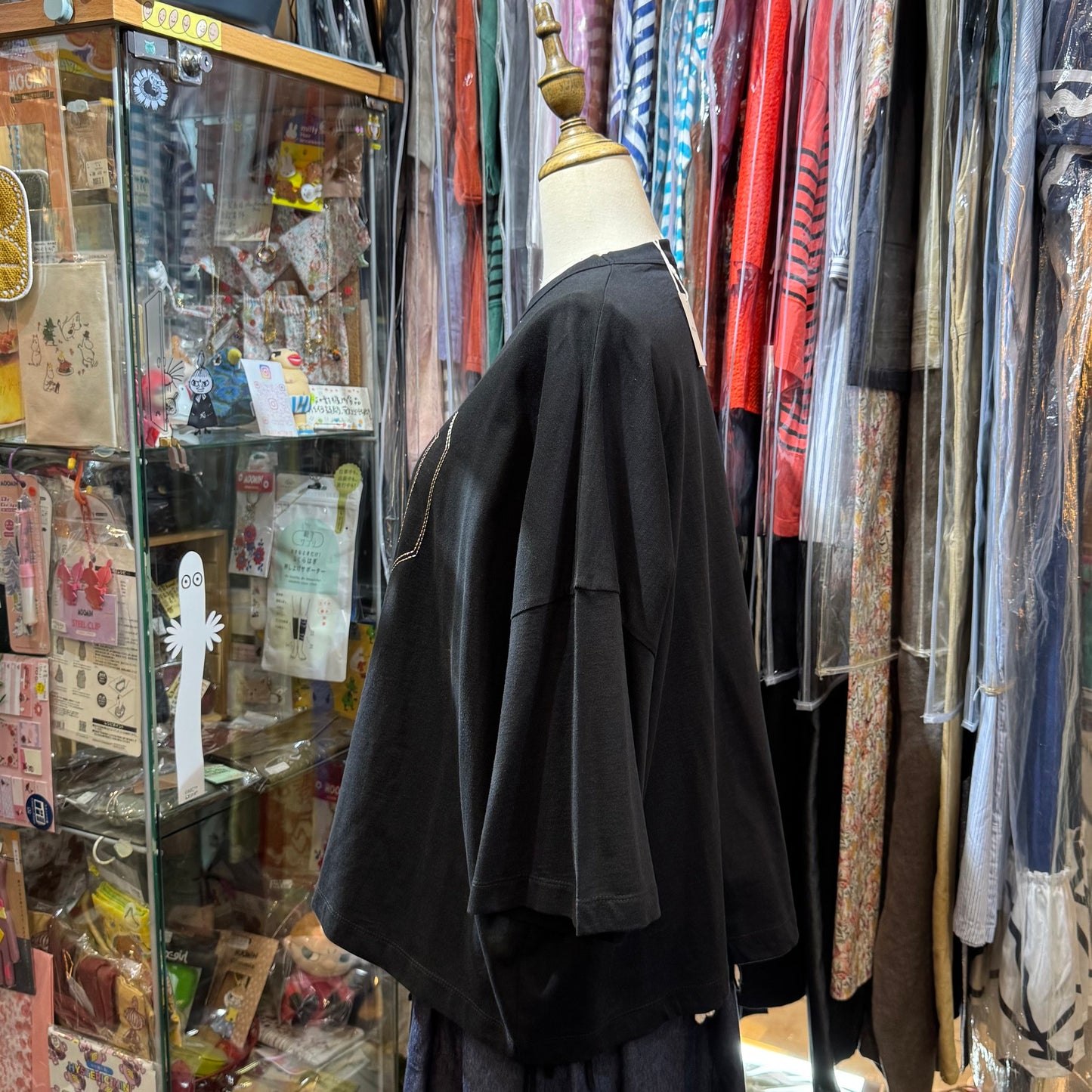 Estroislose Black 80 Embroidery T-shirt, made in Japan